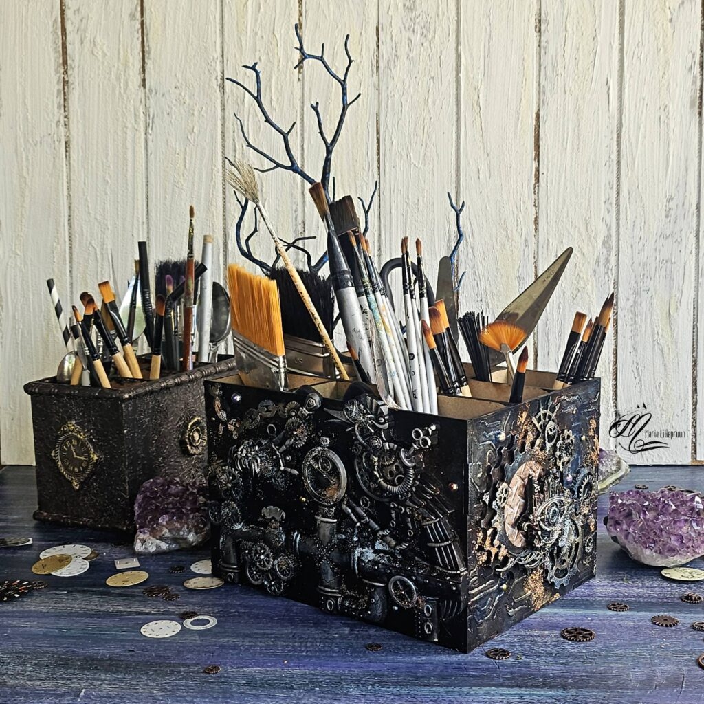 Steampunk Brush Box by Maria Lillepruun