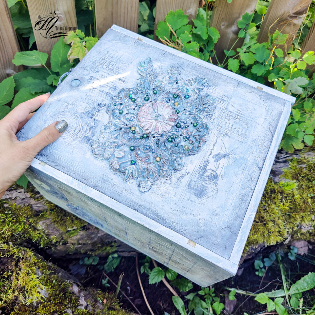 Snow Queen's Box by Maria Lillepruun