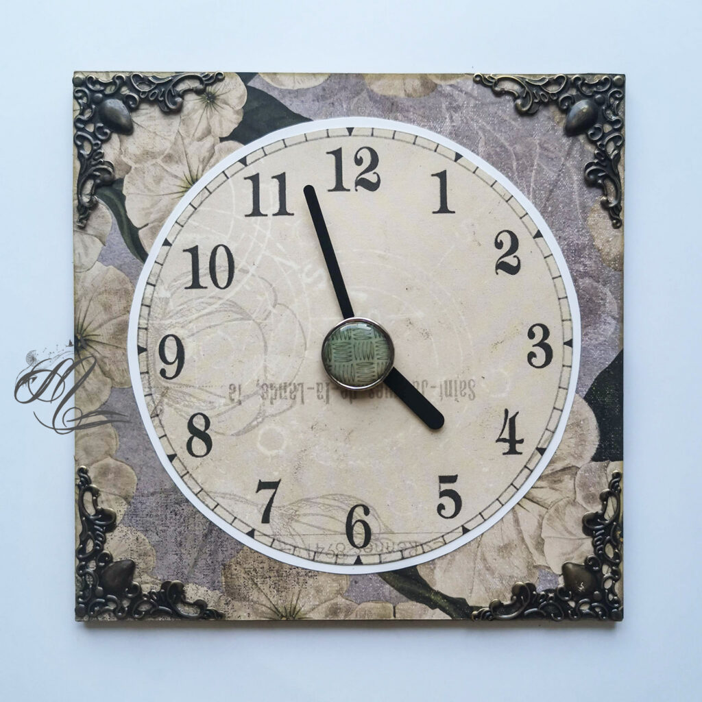 Secret Garden parking clock by Maria Lillepruun