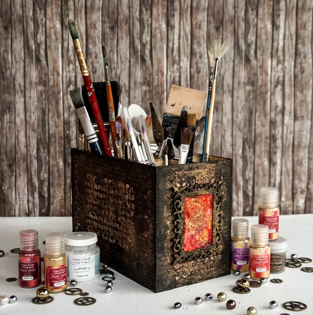 Ruby Brush Box by Maria Lillepruun